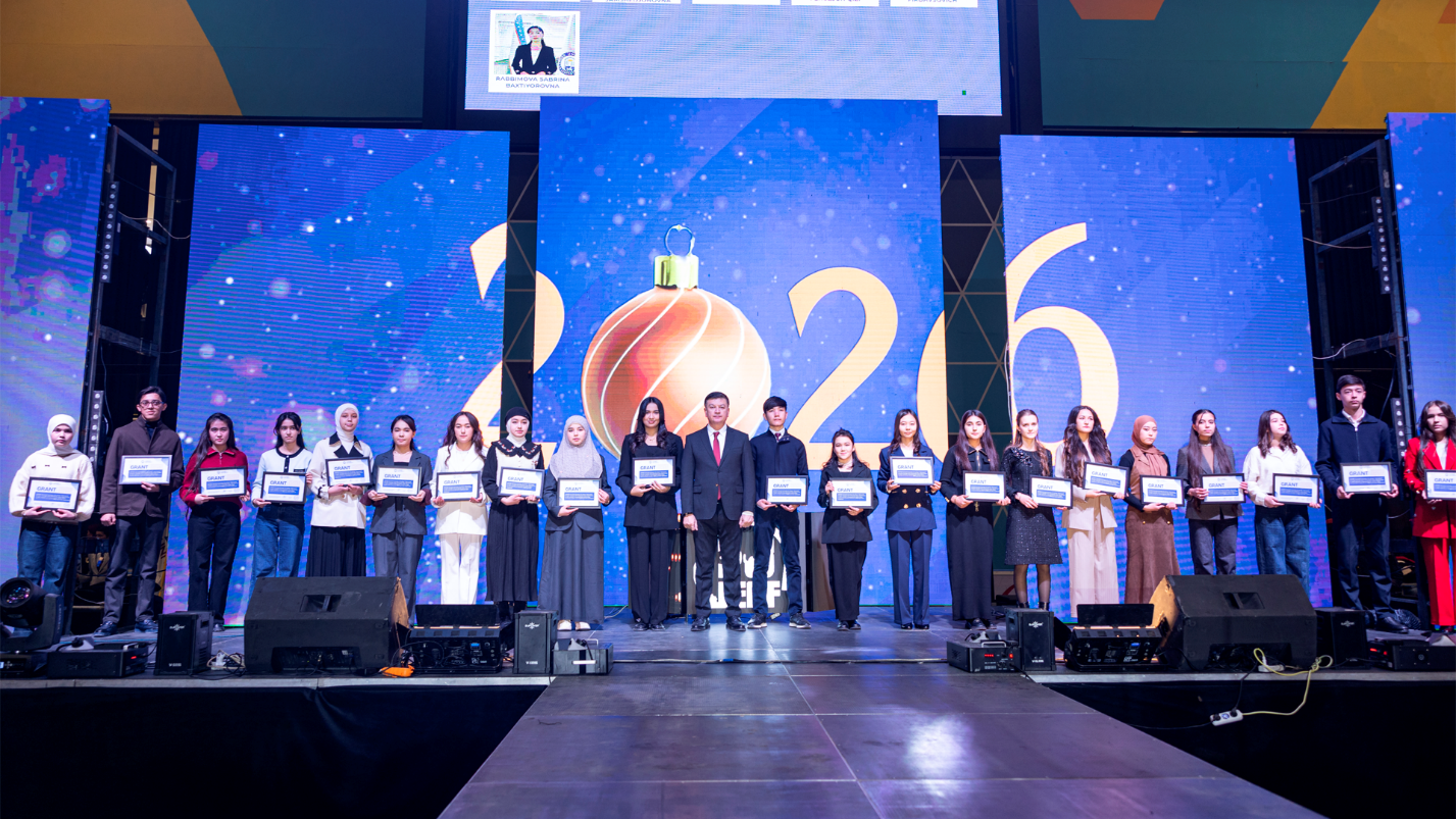 Scholarship recipients at 2026 New Year ceremony